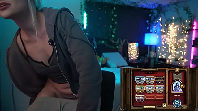 Snapshot of littlelune chatting on October 2025 01:41:02 AM littlelune online show from October 2025 01:41:02 AM