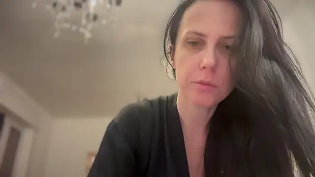 Lola245 online show from November 2025 06:19:02 PM