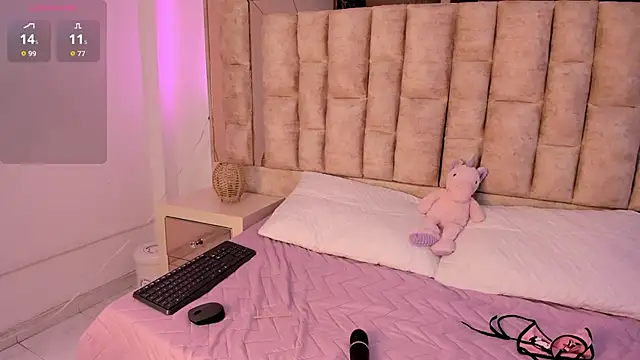 Snapshot of -Melissa chatting on October 2025 06:53:02 AM -Melissa online show from October 2025 06:53:02 AM