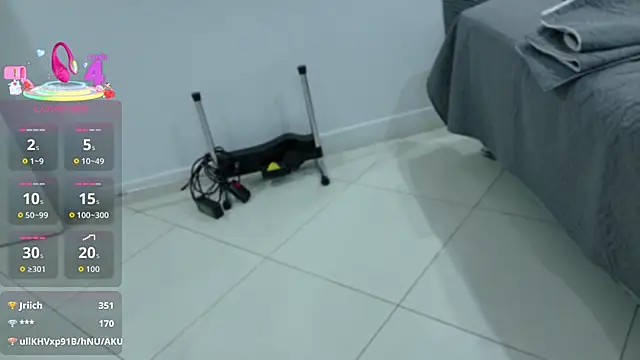 Snapshot of BeccaReedd chatting on September 2025 02:33:02 AM BeccaReedd online show from September 2025 02:33:02 AM