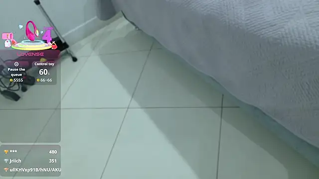 Snapshot of BeccaReedd chatting on September 2025 02:11:02 AM BeccaReedd online show from September 2025 02:11:02 AM