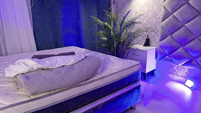 Snapshot of BeccaReedd chatting on September 2025 02:59:01 AM BeccaReedd online show from September 2025 02:59:01 AM