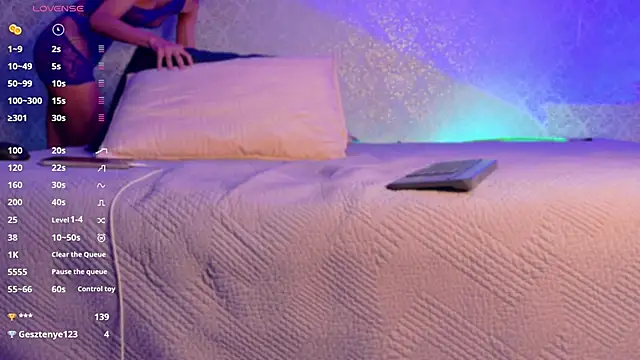 Snapshot of BeccaReedd chatting on October 2025 11:03:01 AM BeccaReedd online show from October 2025 11:03:01 AM