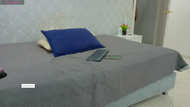 Snapshot of BeccaReedd chatting on October 2025 11:00:01 AM BeccaReedd online show from October 2025 11:00:01 AM