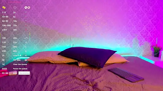 Snapshot of BeccaReedd chatting on November 2025 11:45:01 AM BeccaReedd online show from November 2025 11:45:01 AM