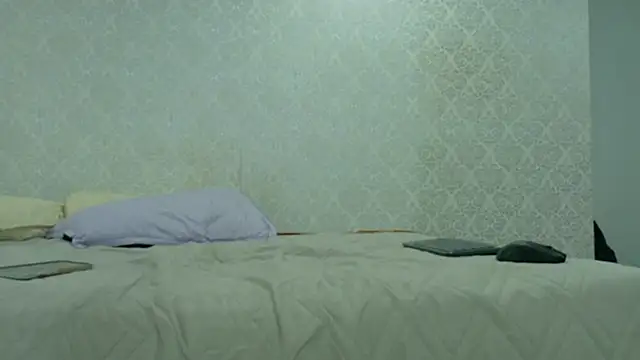 BeccaReedd online show from November 2025 11:21:02 AM