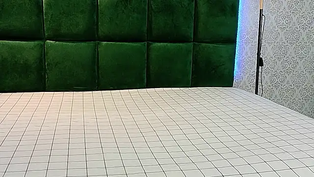 BeccaReedd online show from December 2025 03:33:02 AM