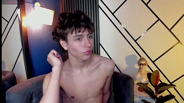 Christopher 77 online show from October 2025 02:03:02 PM