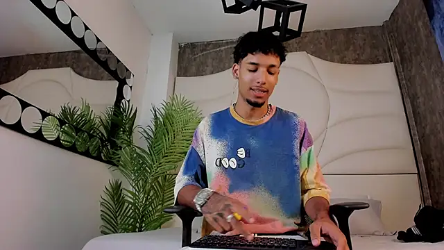 Thiagoferreti online show from October 2025 03:29:01 AM