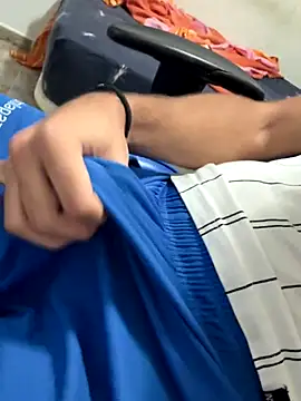 Snapshot of aavrdvh33 chatting on September 2025 06:57:02 PM aavrdvh33 online show from September 2025 06:57:02 PM