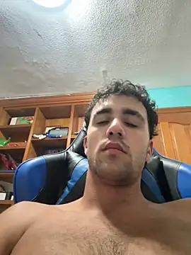 Snapshot of aavrdvh33 chatting on October 2025 01:05:02 AM aavrdvh33 online show from October 2025 01:05:02 AM