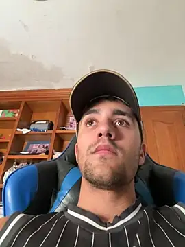 Snapshot of aavrdvh33 chatting on November 2025 12:18:01 PM aavrdvh33 online show from November 2025 12:18:01 PM