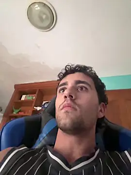 Snapshot of aavrdvh33 chatting on November 2025 03:55:01 PM aavrdvh33 online show from November 2025 03:55:01 PM