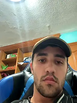 Snapshot of aavrdvh33 chatting on November 2025 04:46:01 PM aavrdvh33 online show from November 2025 04:46:01 PM