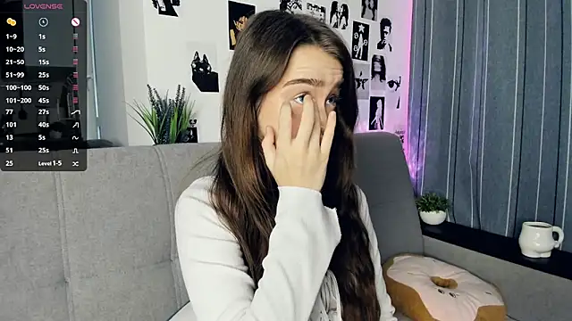 Snapshot of lovelyalivia chatting on October 2025 09:32:01 AM lovelyalivia online show from October 2025 09:32:01 AM