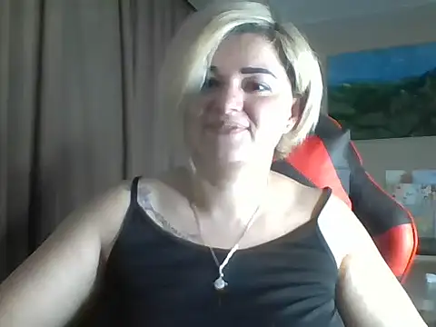 Snapshot of Wymini chatting on September 2025 09:03:01 PM Wymini online show from September 2025 09:03:01 PM