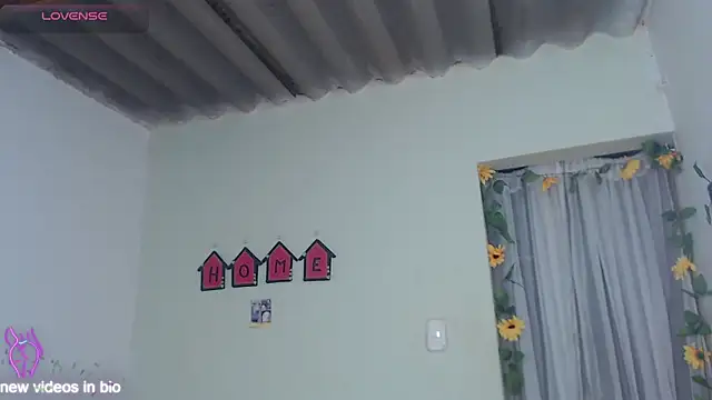 Snapshot of Angie_Lee01 chatting on October 2025 12:49:02 PM Angie Lee01 online show from October 2025 12:49:02 PM