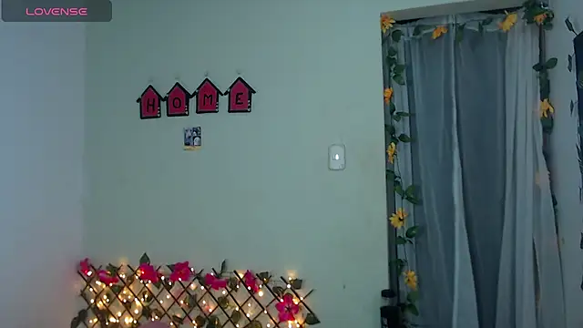 Snapshot of Angie_Lee01 chatting on October 2025 11:05:01 AM Angie Lee01 online show from October 2025 11:05:01 AM