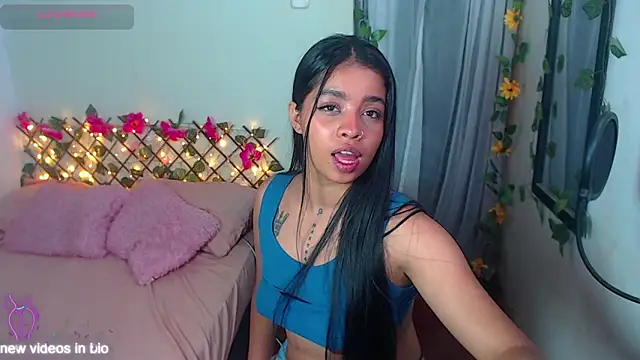 Snapshot of Angie_Lee01 chatting on October 2025 11:52:02 PM Angie Lee01 online show from October 2025 11:52:02 PM