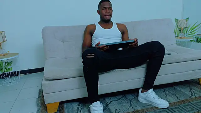 AndrewLandazuri online show from September 2025 11:32:02 AM