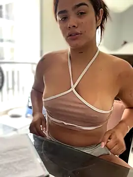 Snapshot of Kaily_Sweet16 chatting on September 2025 04:34:02 PM Kaily Sweet16 online show from September 2025 04:34:02 PM