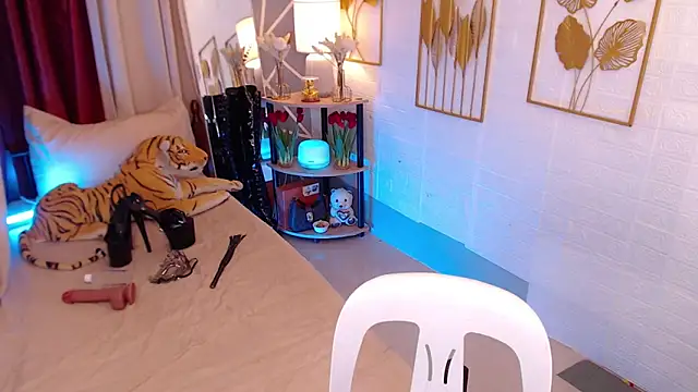 Snapshot of HorseCockIvy chatting on October 2025 06:47:01 AM HorseCockIvy online show from October 2025 06:47:01 AM