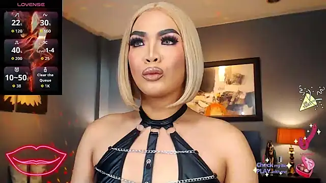 FridaHumphrey online show from September 2025 05:04:02 PM