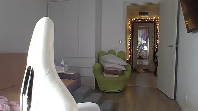 Qaynii online show from October 2025 04:02:02 PM