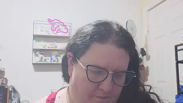 emberlynnix online show from October 2025 05:50:02 AM