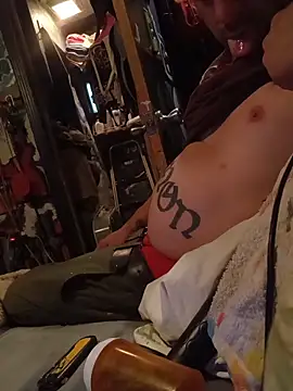 Snapshot of Twoslipperywhenwett chatting on November 2025 04:50:02 PM Twoslipperywhenwett online show from November 2025 04:50:02 PM