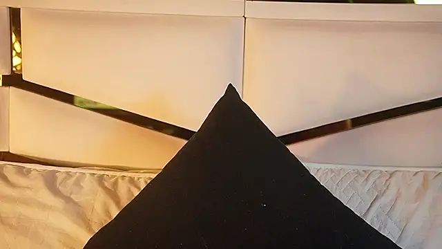 Snapshot of ambar_rosse25 chatting on September 2025 11:34:02 AM ambar rosse25 online show from September 2025 11:34:02 AM