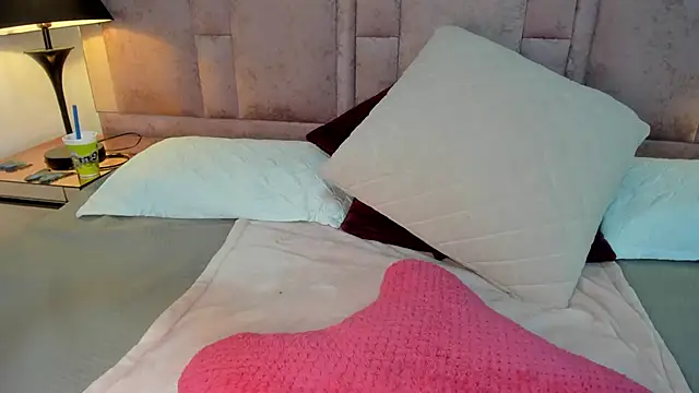 Snapshot of JenniferHills chatting on October 2025 06:21:02 AM JenniferHills online show from October 2025 06:21:02 AM