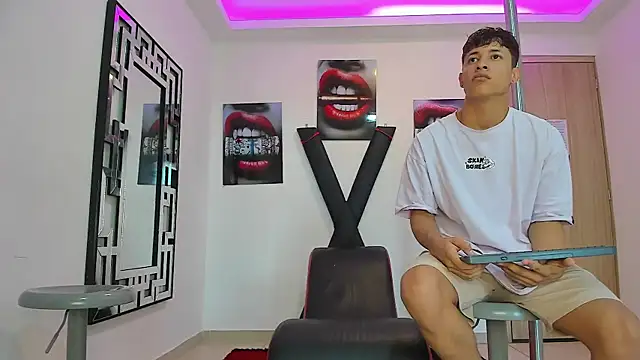 Snapshot of RED_EMPIRE chatting on September 2025 01:25:02 PM RED EMPIRE online show from September 2025 01:25:02 PM