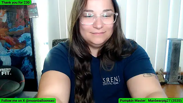 Snapshot of MoonBalloons chatting on October 2025 06:58:01 PM MoonBalloons online show from October 2025 06:58:01 PM