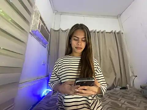 Snapshot of serpenthena_goddess chatting on October 2025 04:42:01 AM serpenthena goddess online show from October 2025 04:42:01 AM