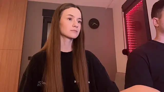 Snapshot of TenDouble chatting on November 2025 11:43:02 PM TenDouble online show from November 2025 11:43:02 PM