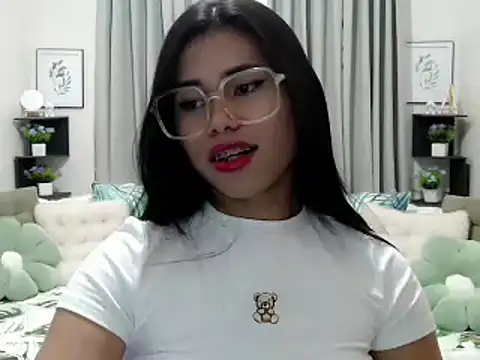 Snapshot of PrettyBlythes_TS chatting on October 2025 07:35:02 PM PrettyBlythes TS online show from October 2025 07:35:02 PM