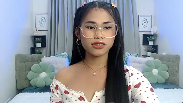 Snapshot of PrettyBlythes_TS chatting on October 2025 04:07:01 PM PrettyBlythes TS online show from October 2025 04:07:01 PM