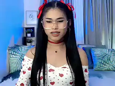 Snapshot of PrettyBlythes_TS chatting on November 2025 11:22:02 AM PrettyBlythes TS online show from November 2025 11:22:02 AM