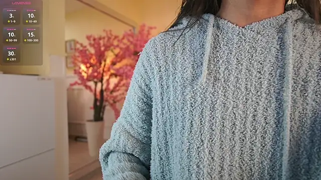 NicoleCrawft online show from November 2025 07:03:01 PM