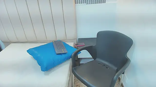 Snapshot of agatha_dante chatting on October 2025 12:57:02 PM agatha dante online show from October 2025 12:57:02 PM