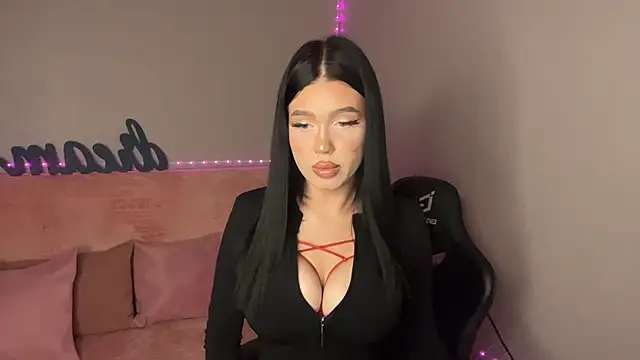 Snapshot of mistress_of_hearts chatting on October 2025 08:11:02 PM mistress of hearts online show from October 2025 08:11:02 PM