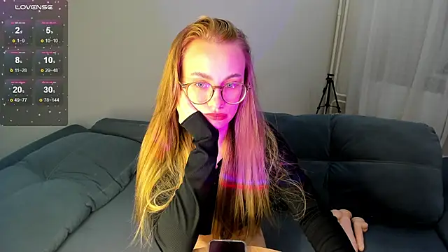 MewStella online show from September 2025 04:56:01 PM