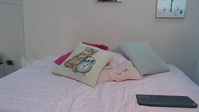 zooombee online show from December 2025 07:08:02 PM