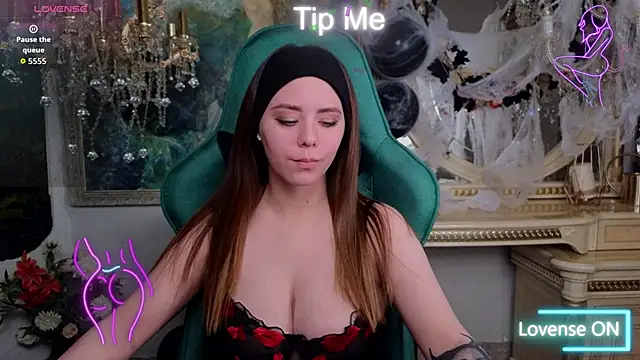 Snapshot of IvoryWood_ chatting on October 2025 10:03:01 AM IvoryWood online show from October 2025 10:03:01 AM