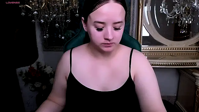 Snapshot of LaraBenson_ chatting on September 2025 10:16:01 AM LaraBenson online show from September 2025 10:16:01 AM