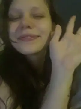 Snapshot of Lunliss chatting on November 2025 10:37:01 PM Lunliss online show from November 2025 10:37:01 PM