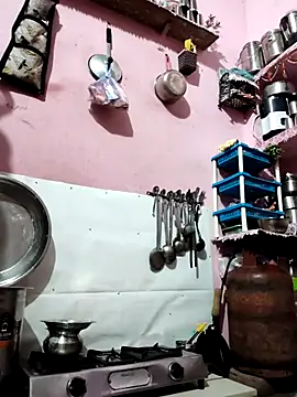 Cut ragni online show from November 2025 06:07:01 PM