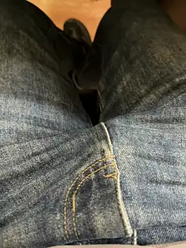 Snapshot of Cruel00 chatting on October 2025 10:27:01 AM Cruel00 online show from October 2025 10:27:01 AM