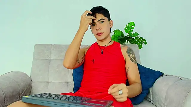 CamiiGuzmanX online show from September 2025 08:35:02 PM